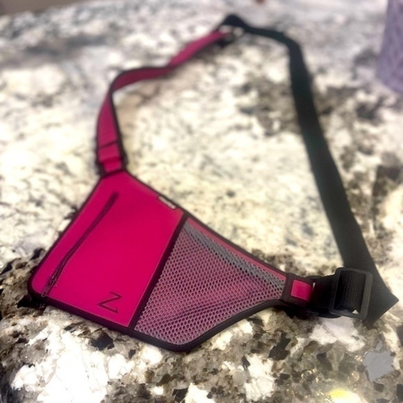 FujiFilm Crossbody Purse woman’s - Picture 3 of 11